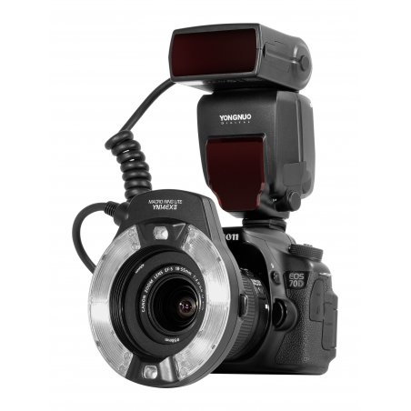 Lampa pierścieniowa Yongnuo YN14EX II zamocowana na aparacie